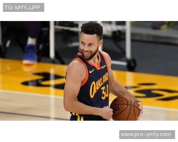 库里首节表现出色三分球命中率高达667贡献7分1板2助助力球队开局良好